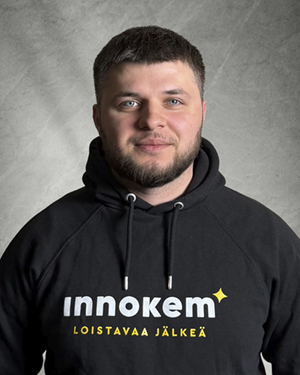 <strong>VARASTO</strong><br />
Alex Ravliuk